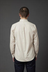 Button-Down Herrenhemd aus Bio-Popeline Farbe Sand